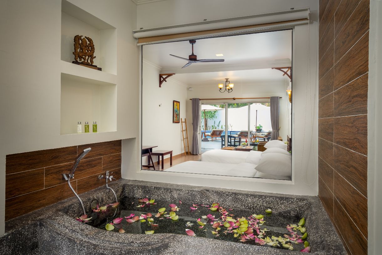 Sala Siem Reap Hotel - Villa Family with Terrace, Bathtub, Pool Access